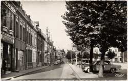 henin lietard beaumont place de la republique pharmacie journaux carte postale animee cp cpa music center france